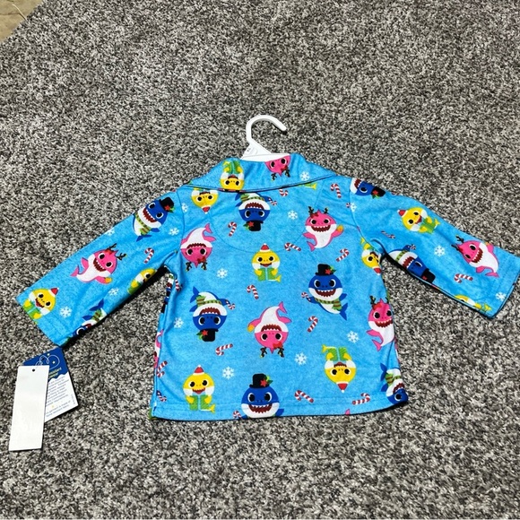 Nickelodeon Baby Shark Pinkfong 12 M Winter Christmas Long Sleeve Top Only - Picture 9 of 9